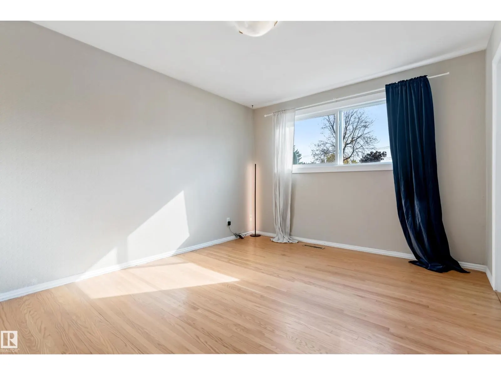7104 95 AV NW