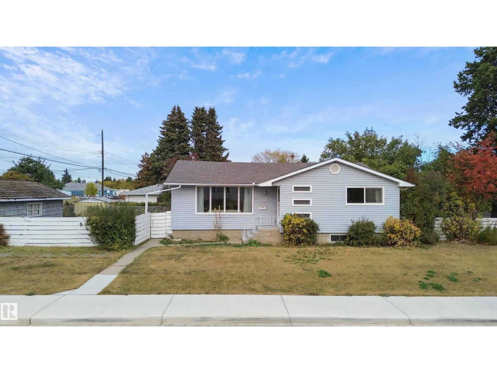 7104 95 AV NW
