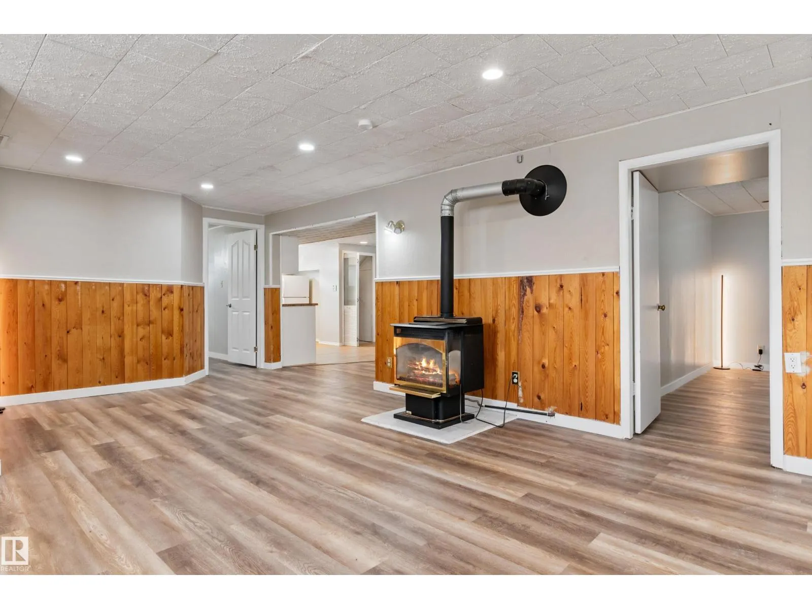 7104 95 AV NW