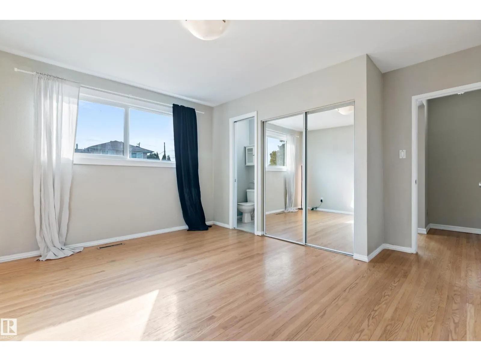 7104 95 AV NW