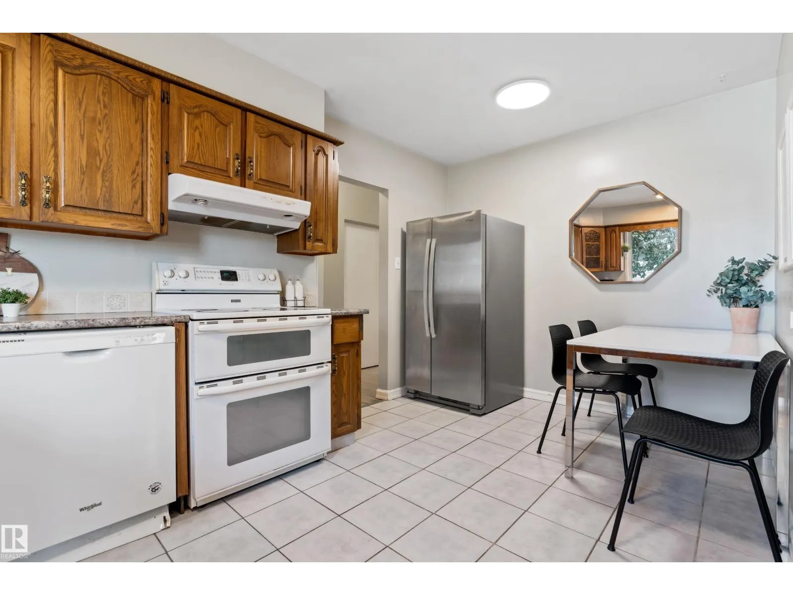 7104 95 AV NW