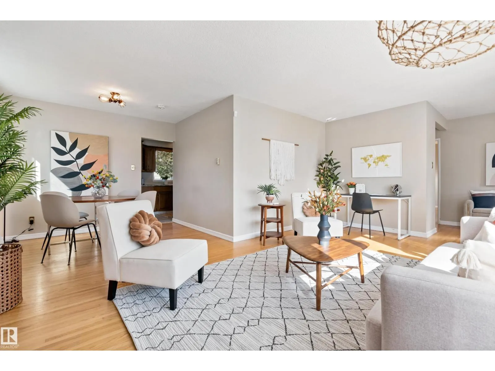 7104 95 AV NW
