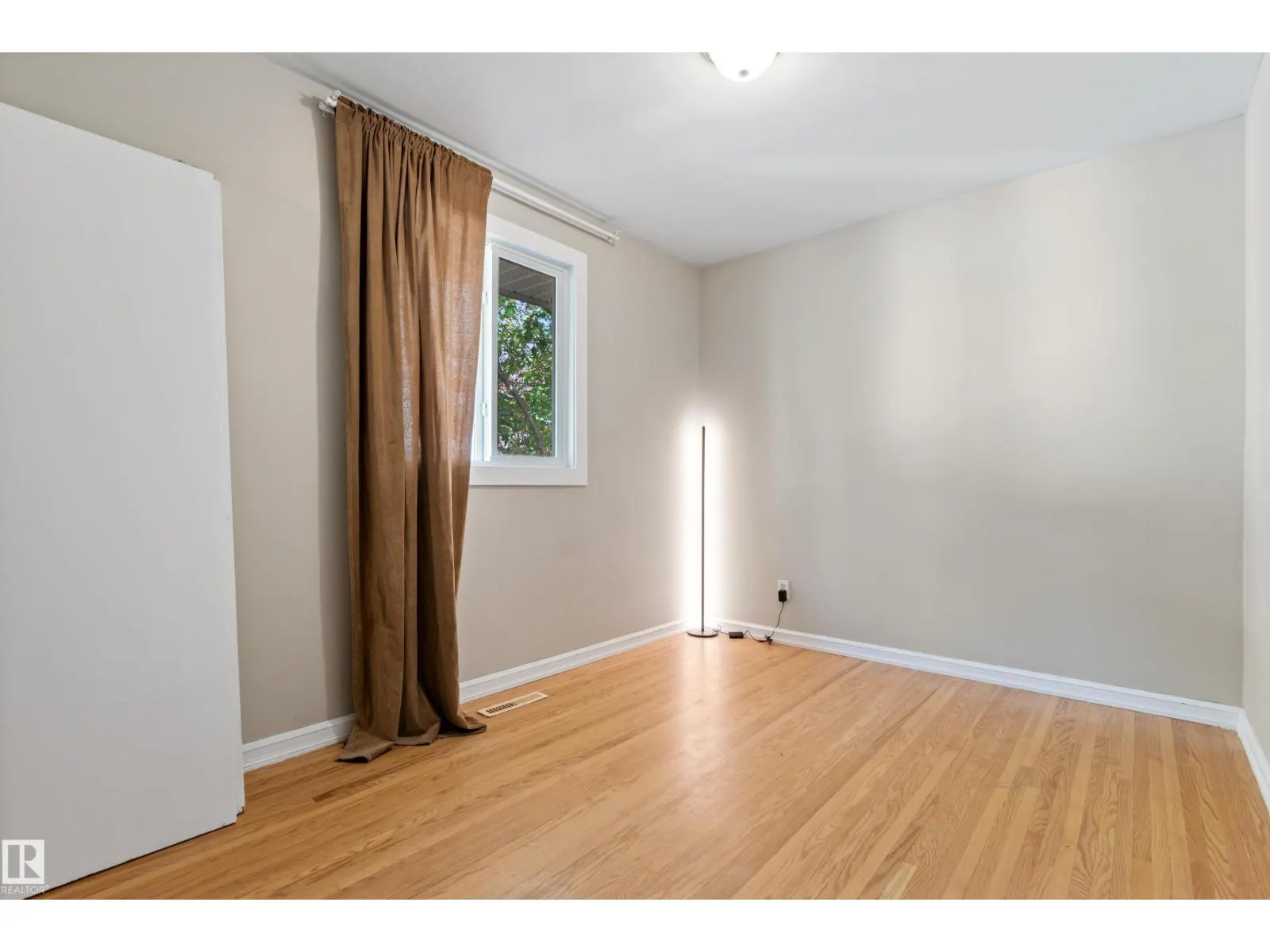 7104 95 AV NW