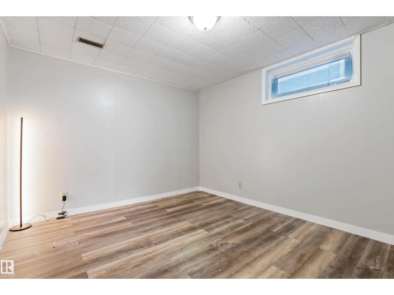 7104 95 AV NW