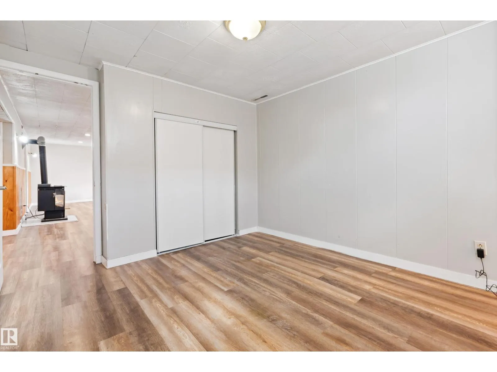 7104 95 AV NW