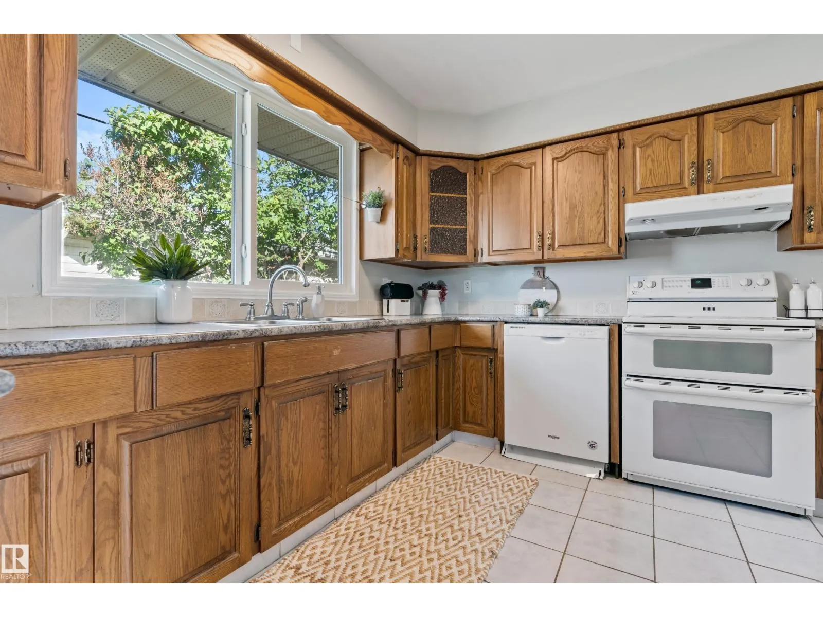 7104 95 AV NW