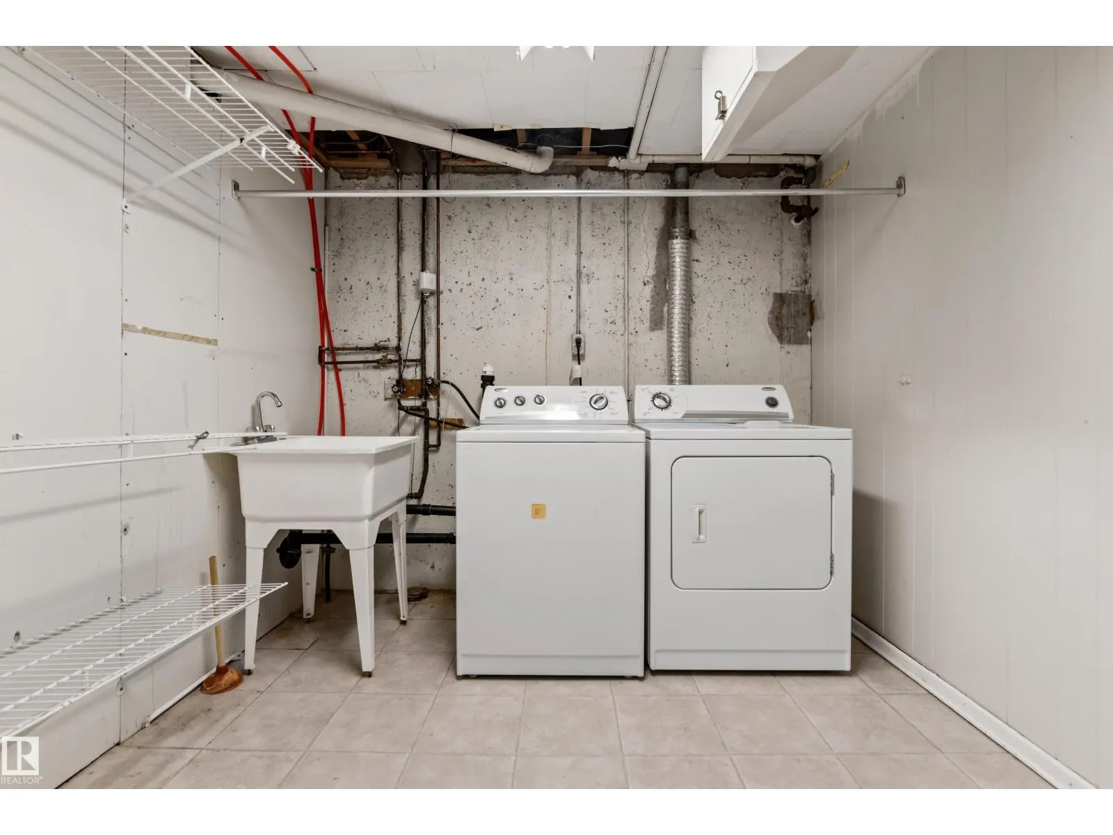 7104 95 AV NW