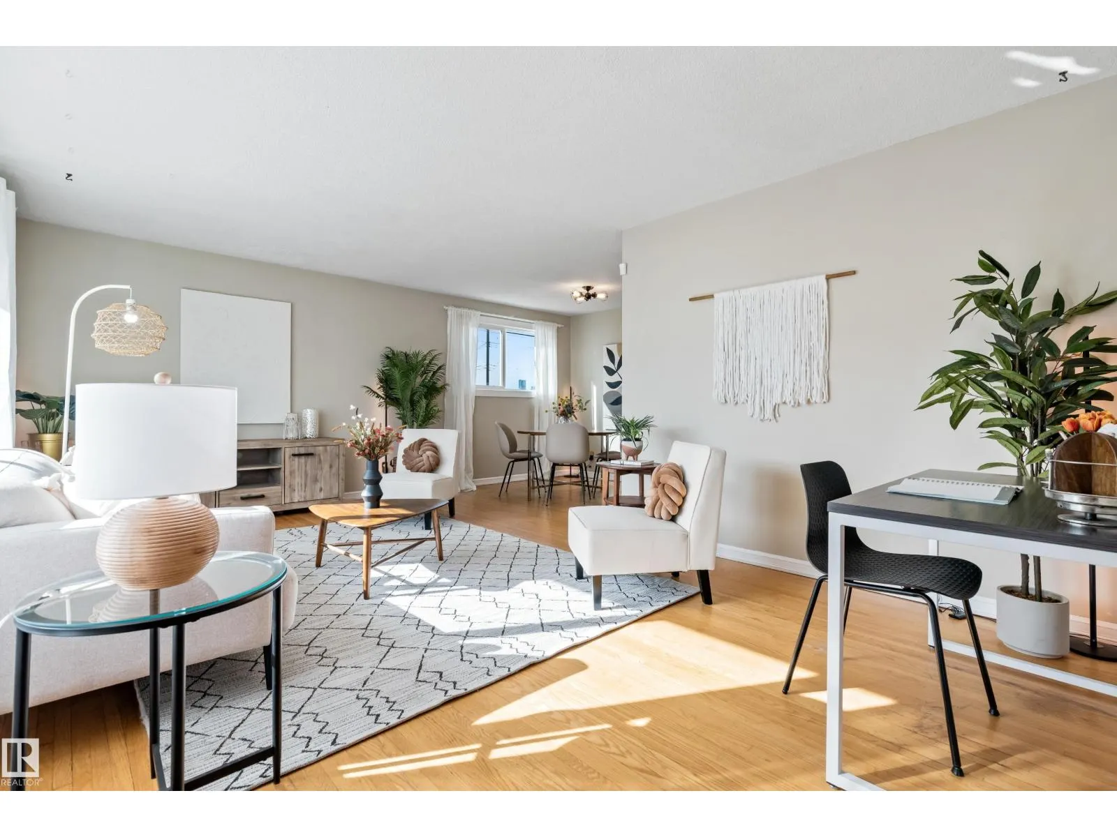 7104 95 AV NW