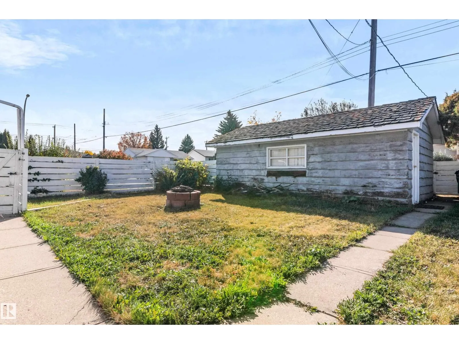 7104 95 AV NW