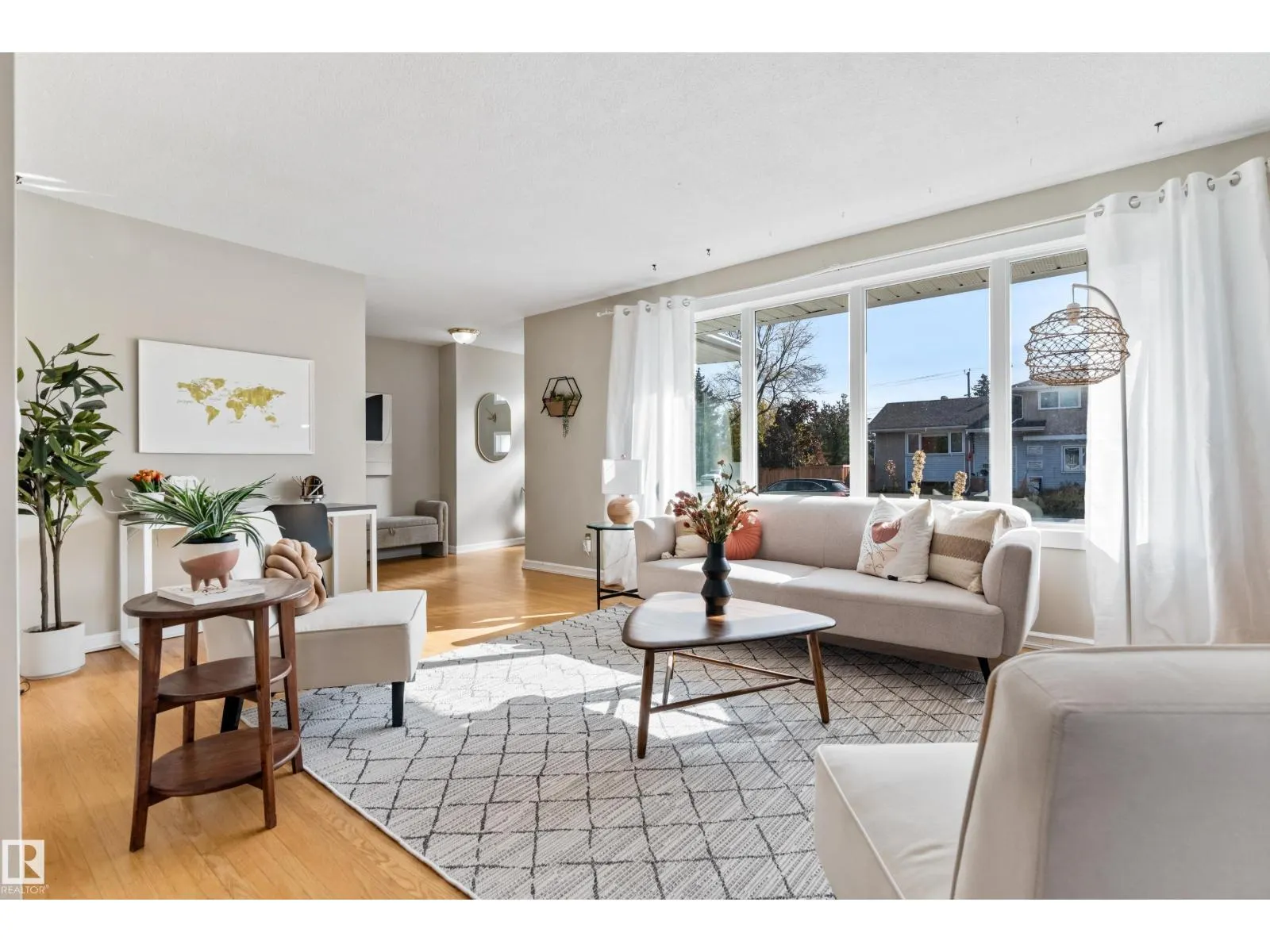 7104 95 AV NW
