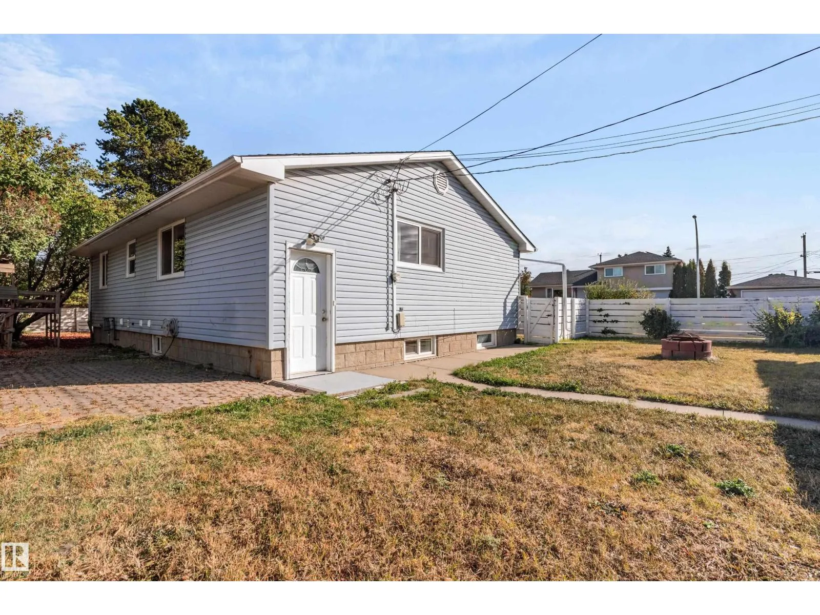 7104 95 AV NW