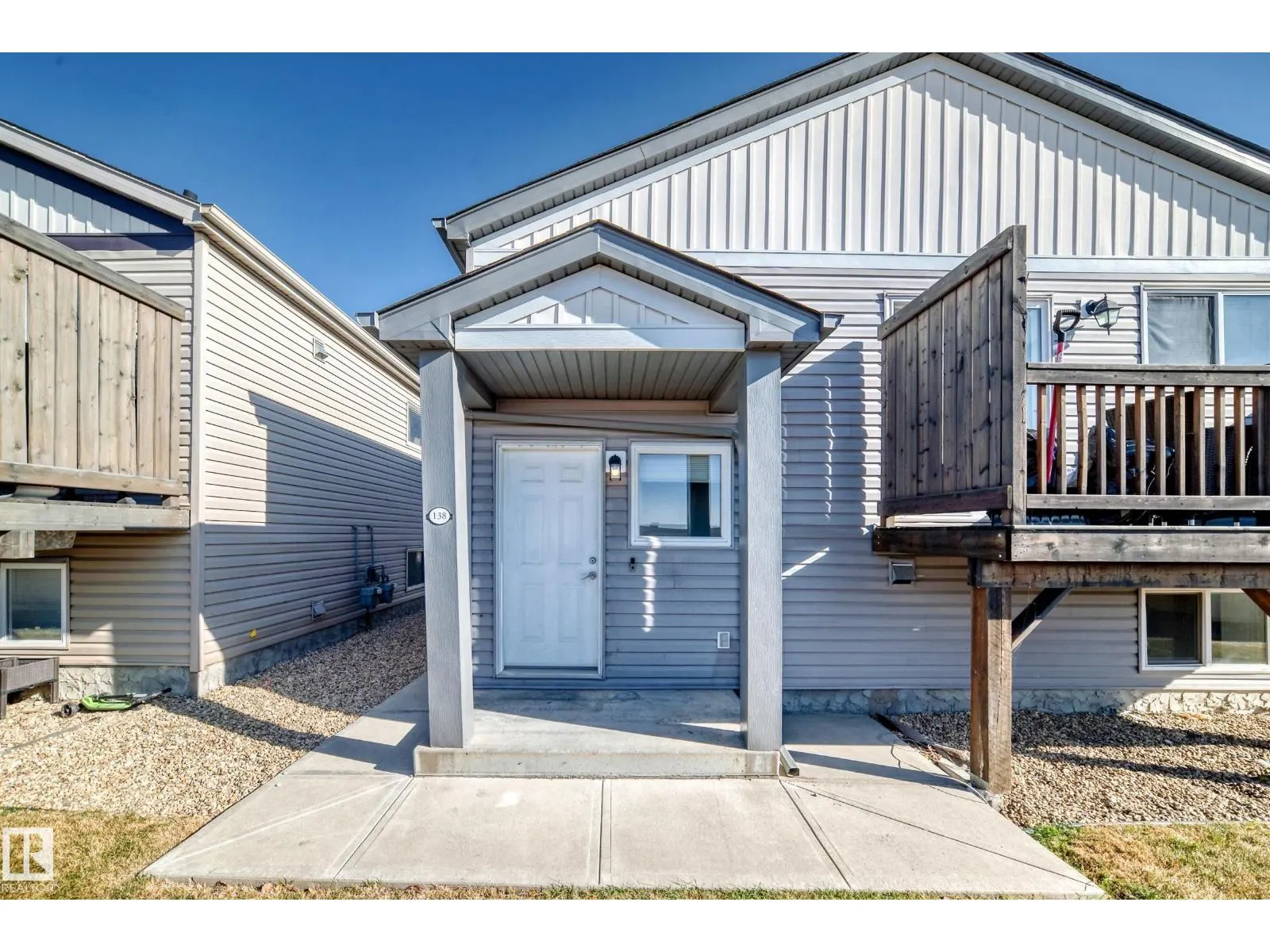 #138 142 Selkirk PL