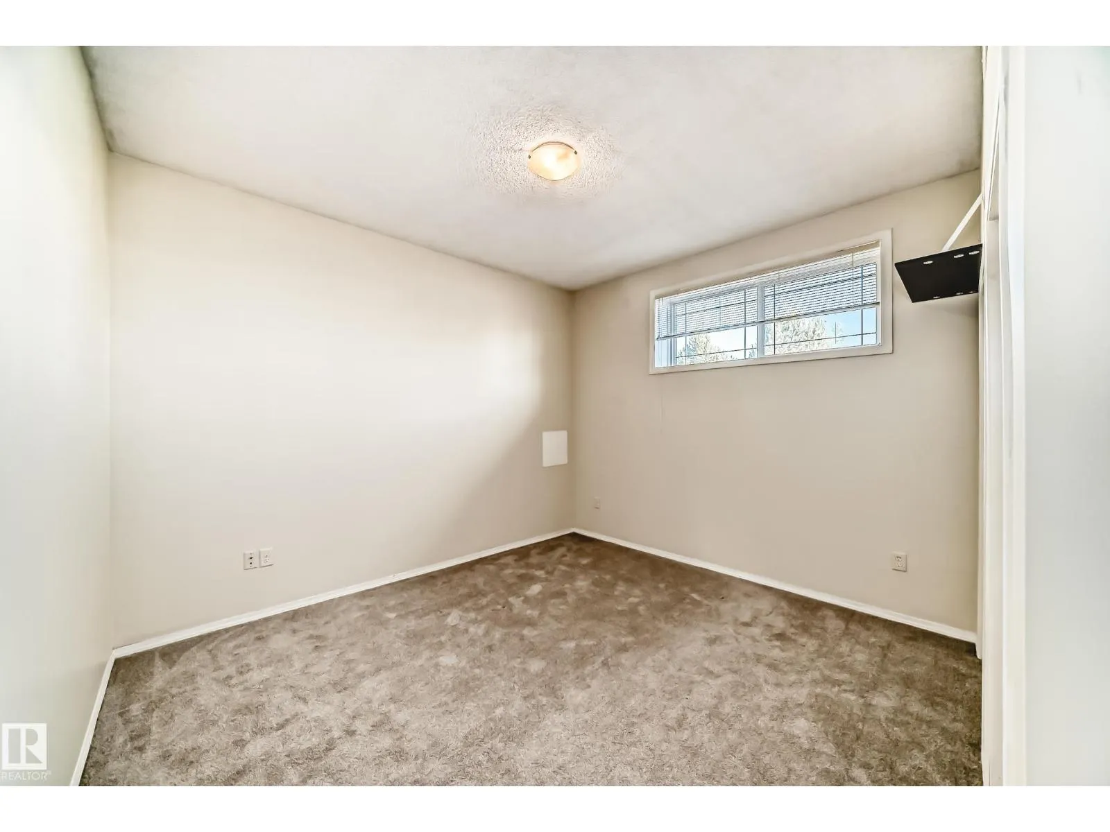 #138 142 Selkirk PL