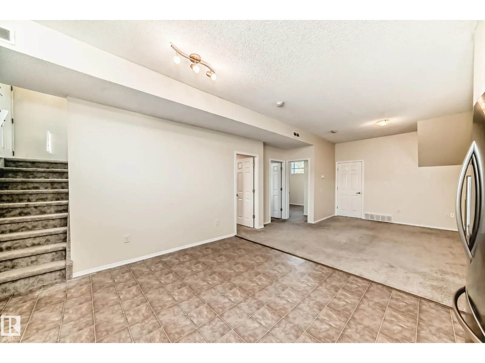#138 142 Selkirk PL