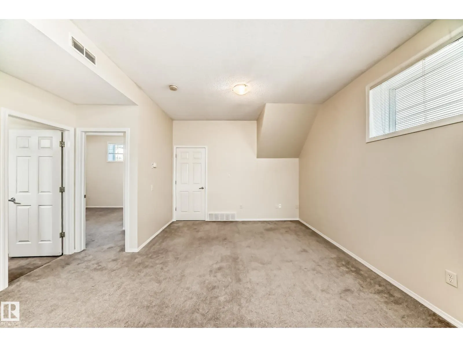#138 142 Selkirk PL