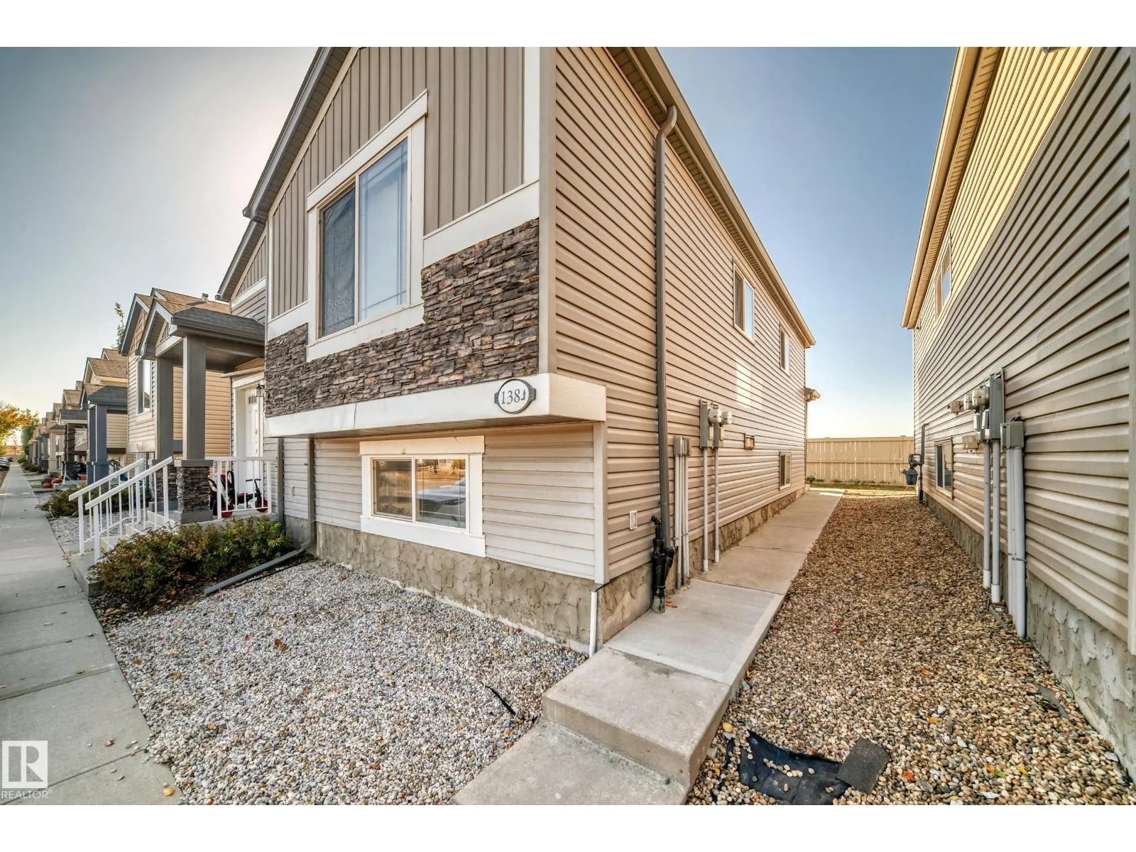 #138 142 Selkirk PL