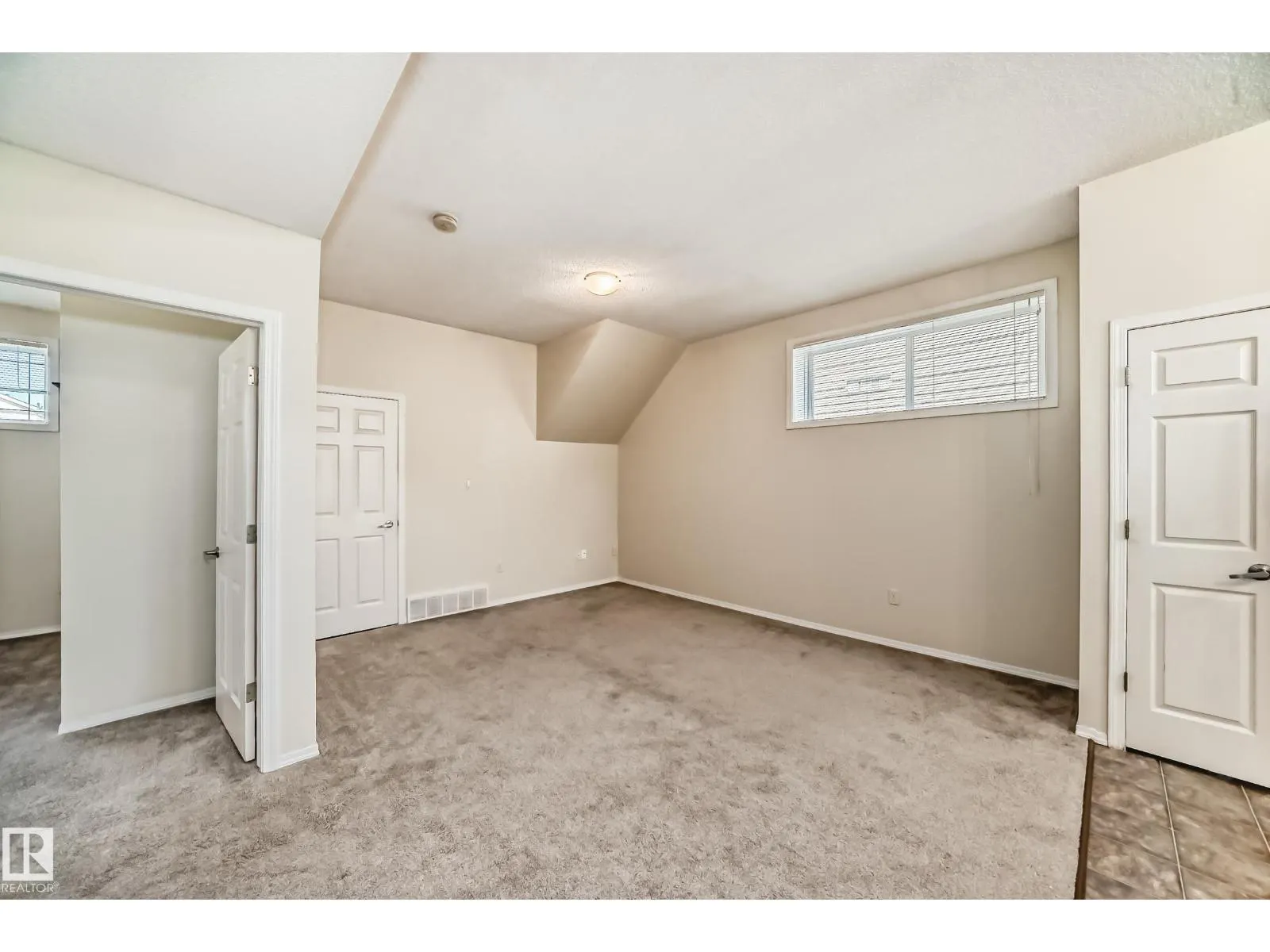 #138 142 Selkirk PL