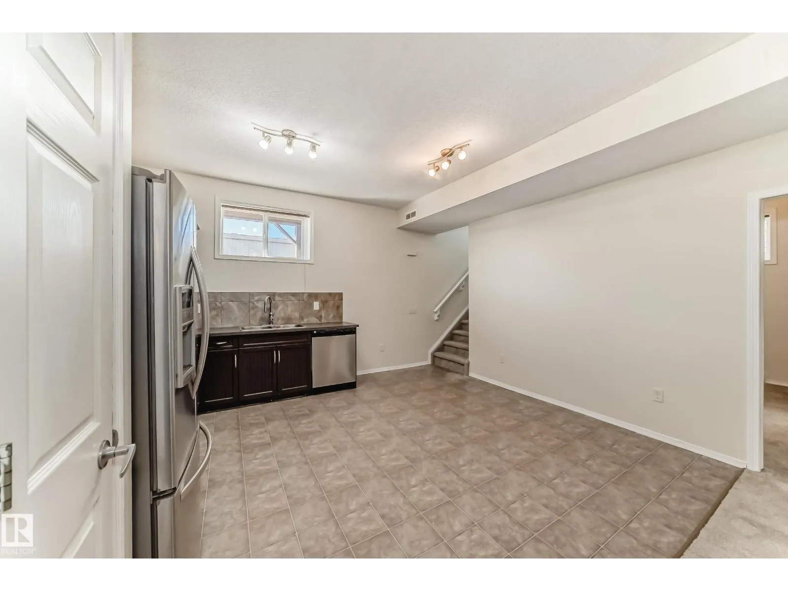 #138 142 Selkirk PL