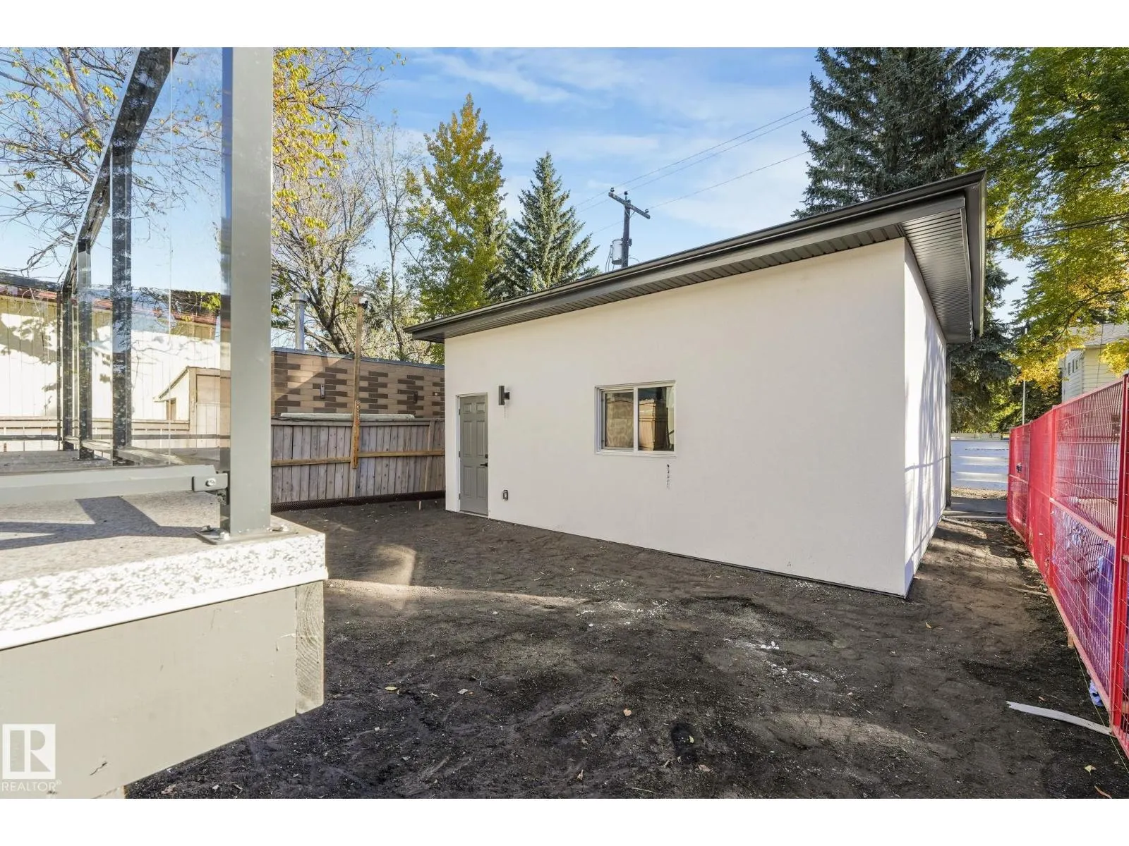 9605 142 ST NW