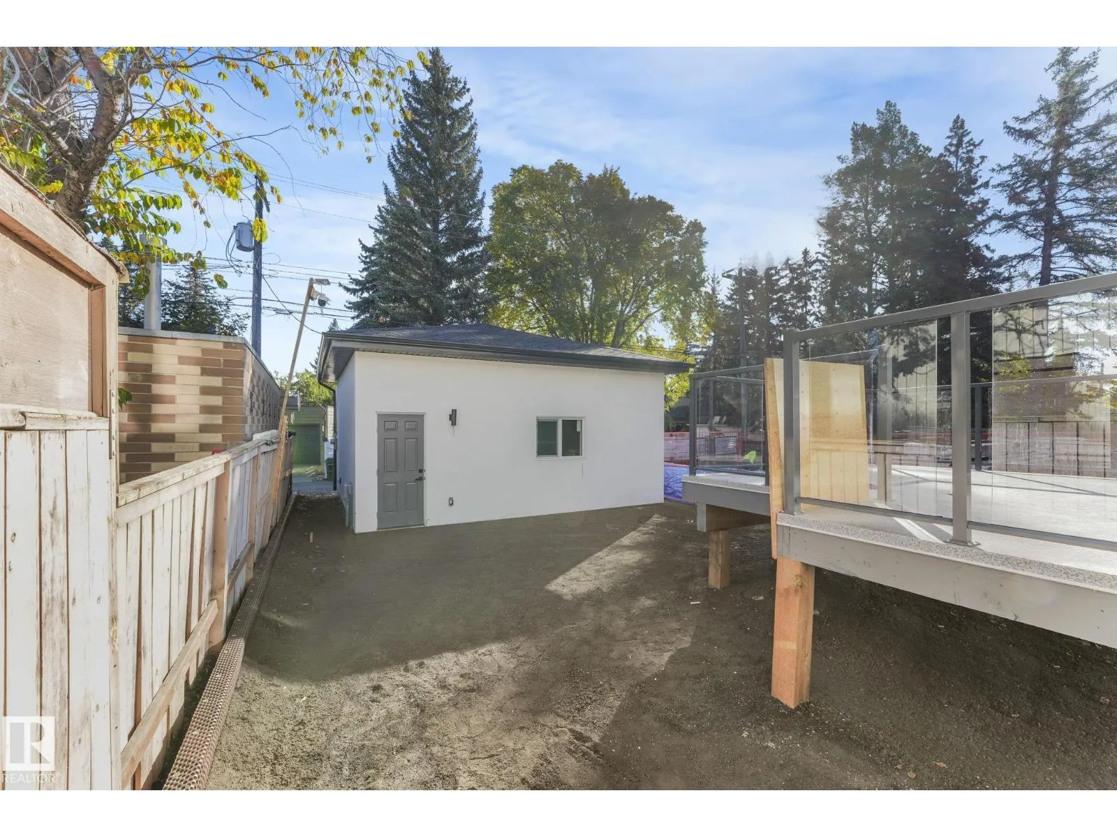 9605 142 ST NW