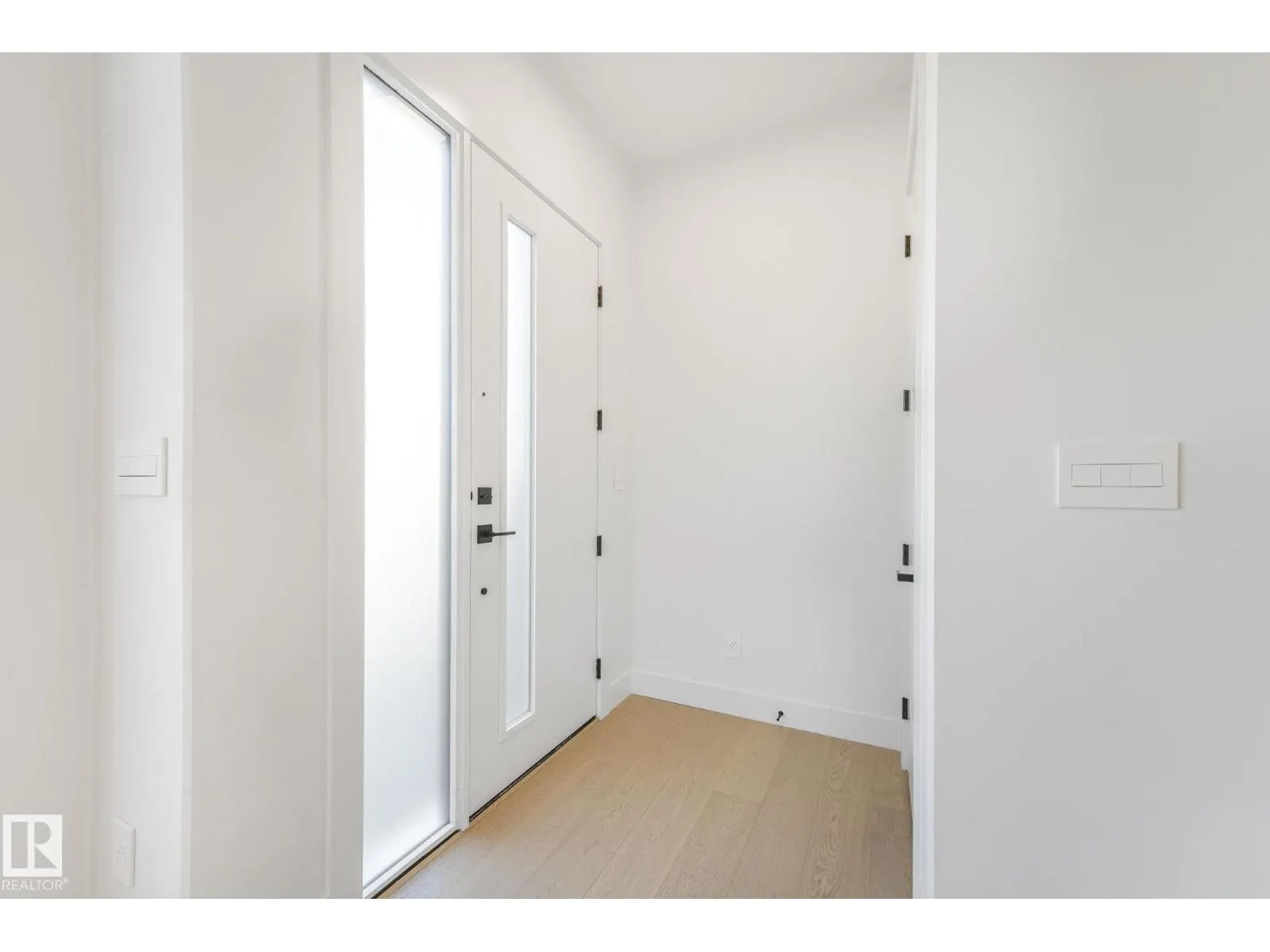 9605 142 ST NW