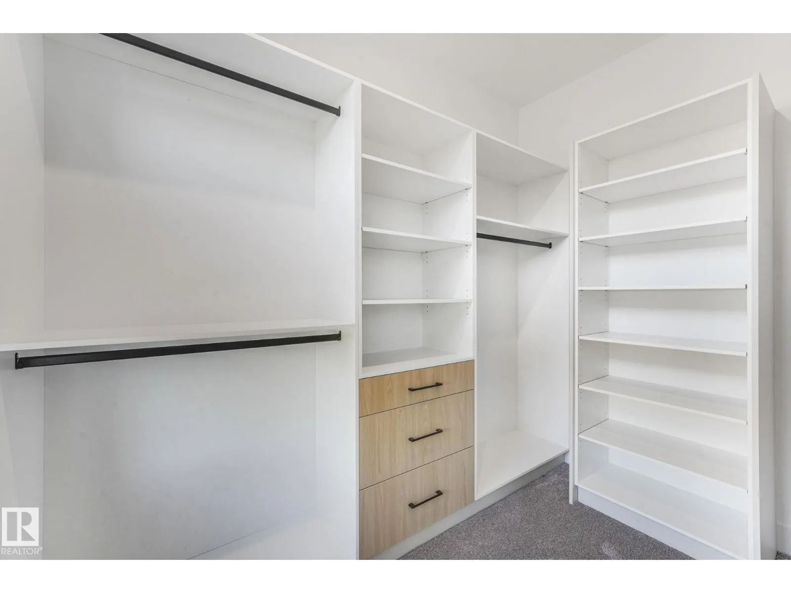 9605 142 ST NW