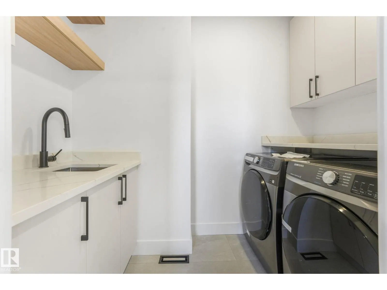 9605 142 ST NW