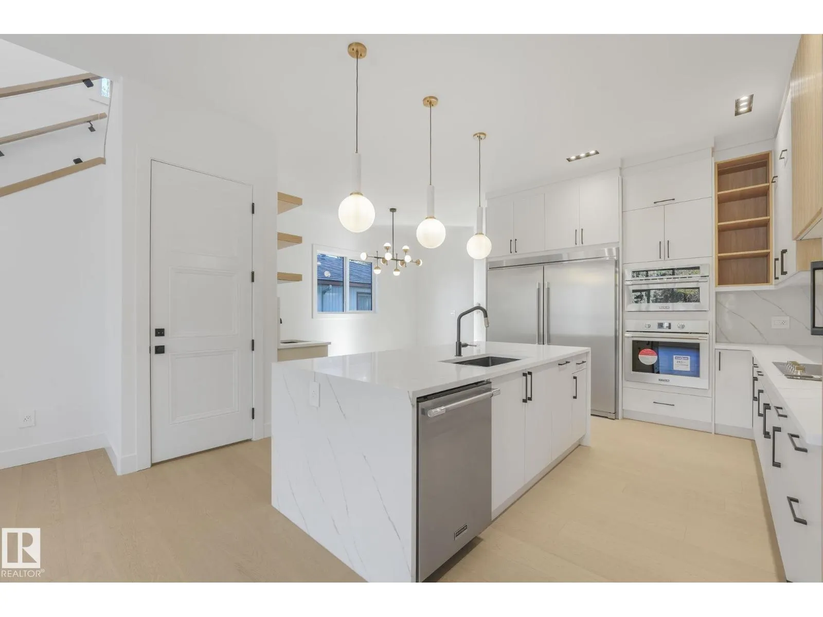 9605 142 ST NW