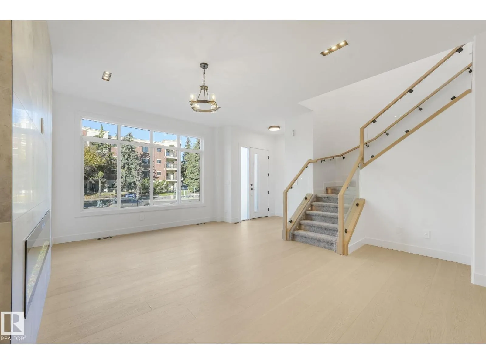 9605 142 ST NW