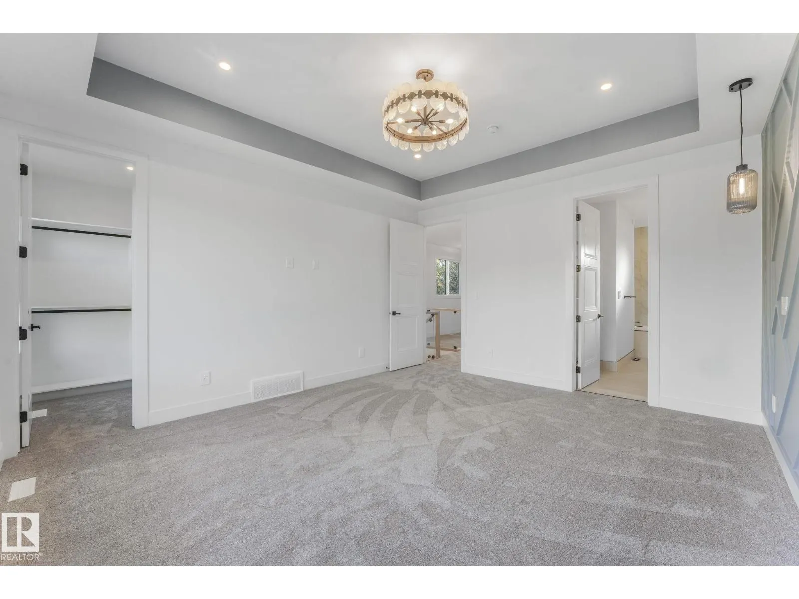 9605 142 ST NW