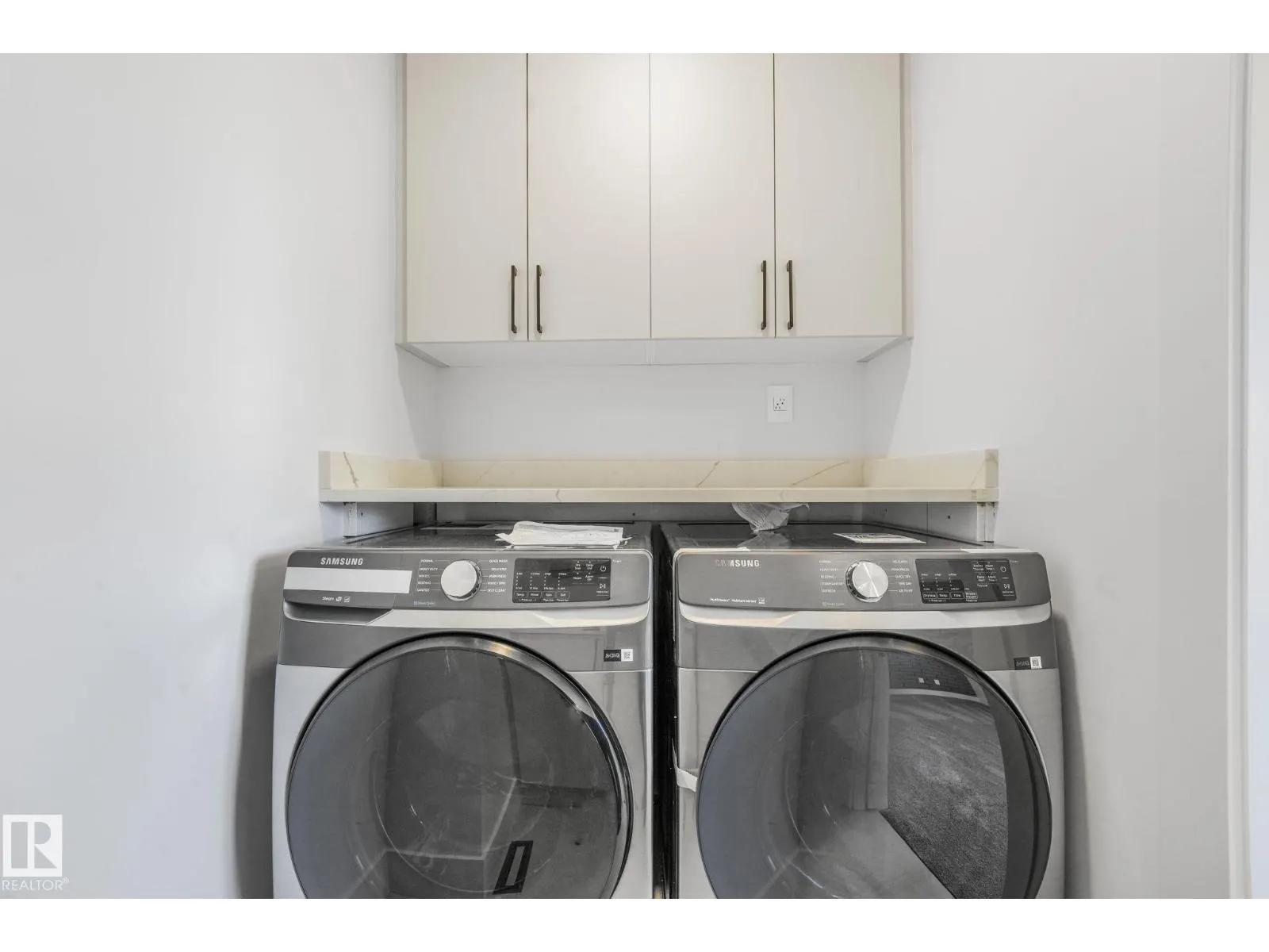 9605 142 ST NW