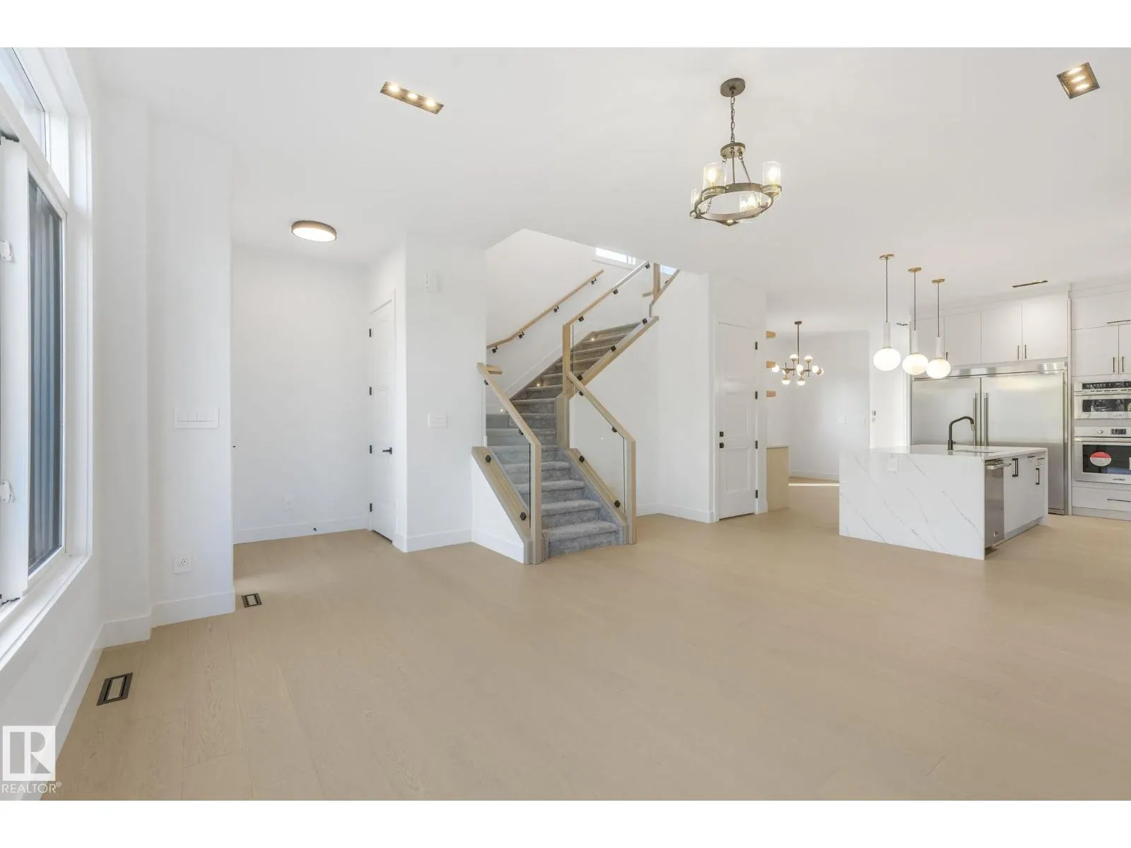 9605 142 ST NW