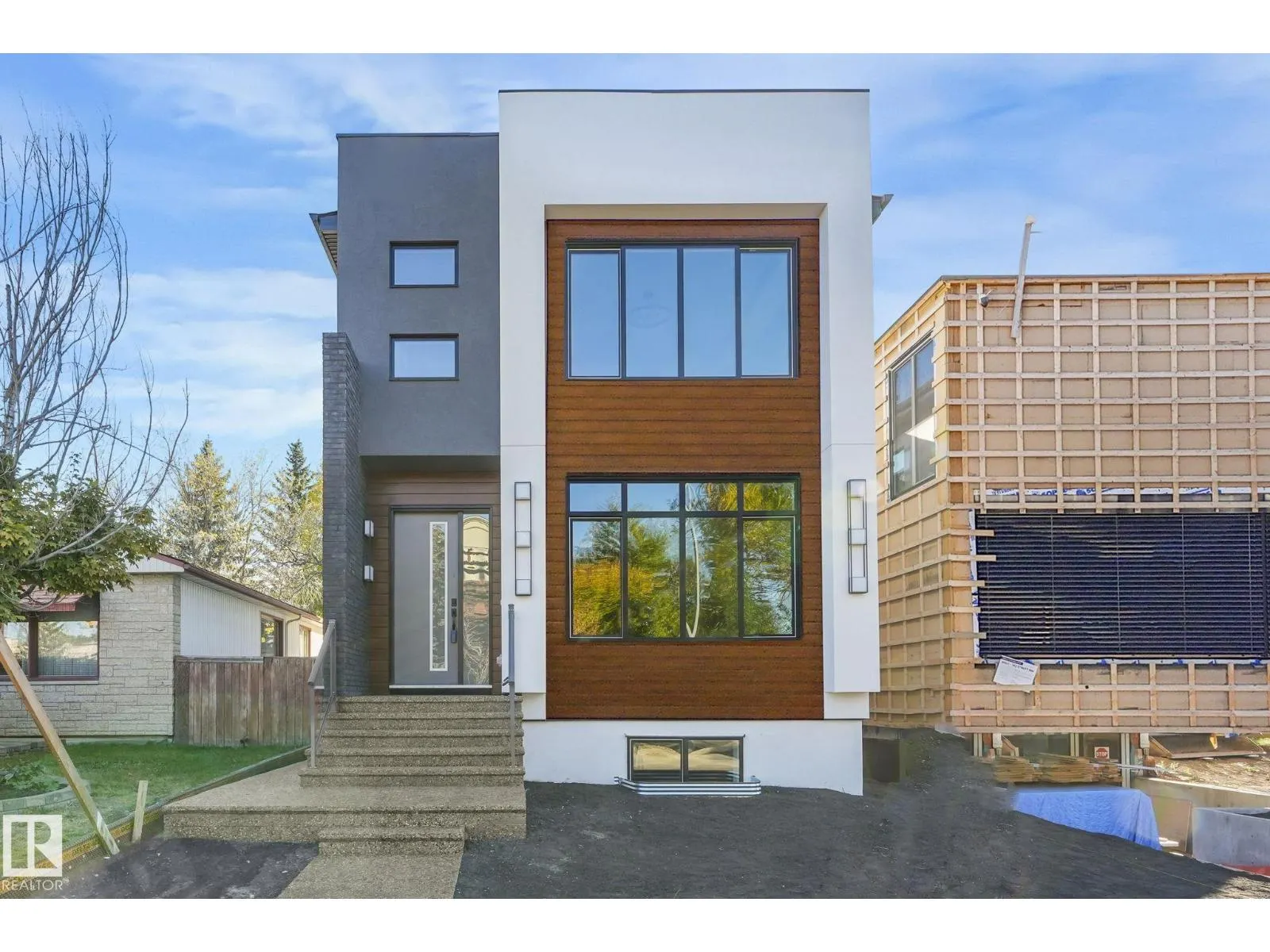 9605 142 ST NW