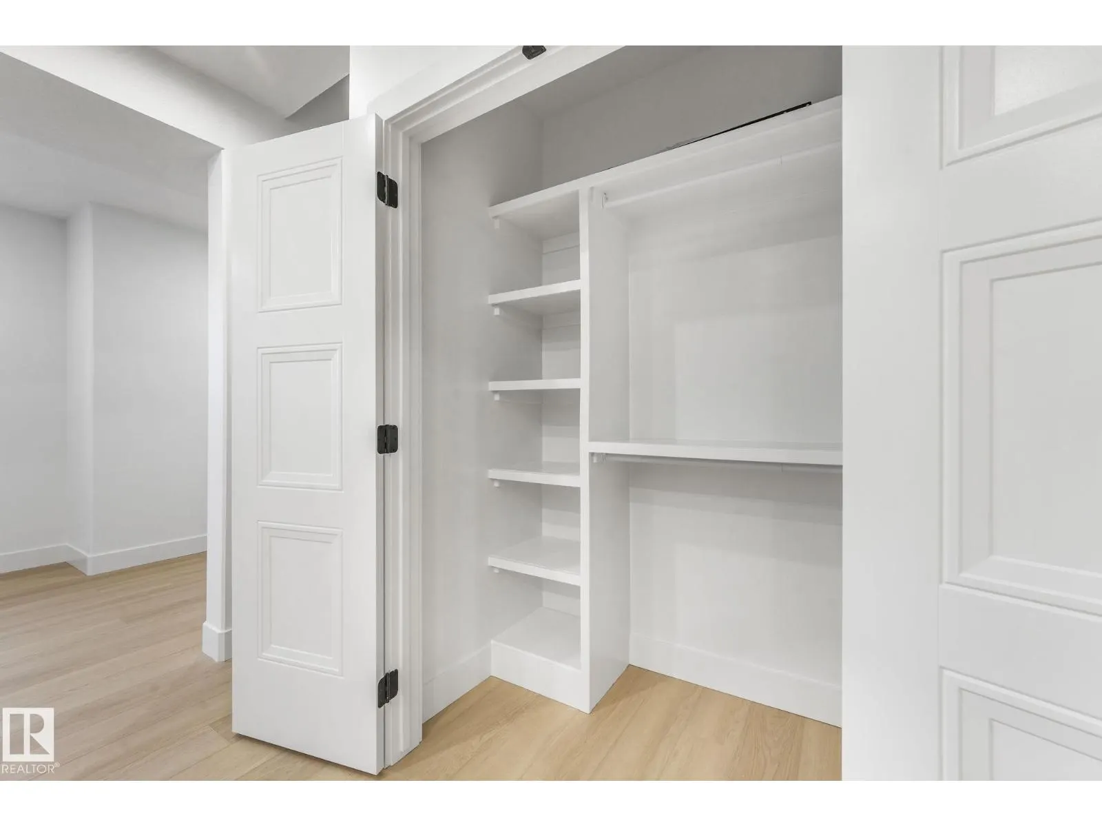 9605 142 ST NW