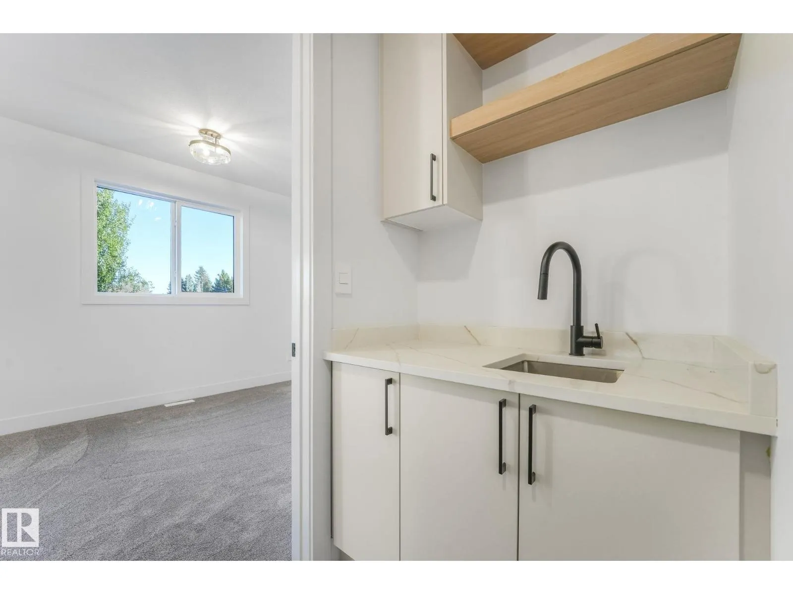 9605 142 ST NW