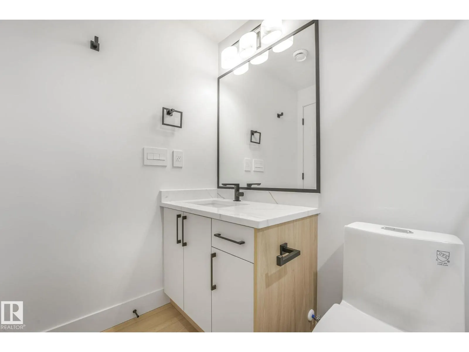 9605 142 ST NW