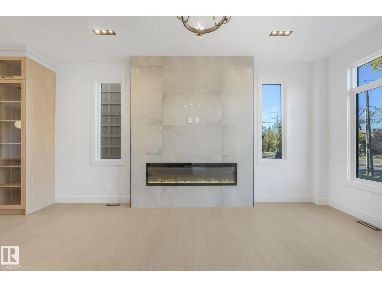 9605 142 ST NW