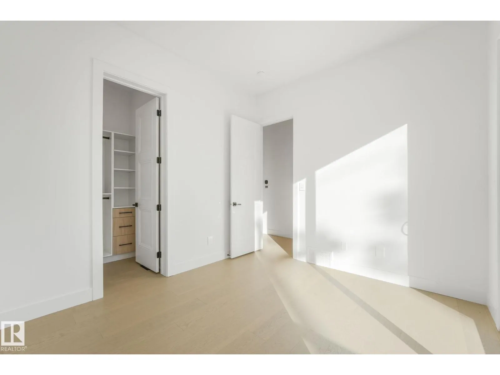 9605 142 ST NW