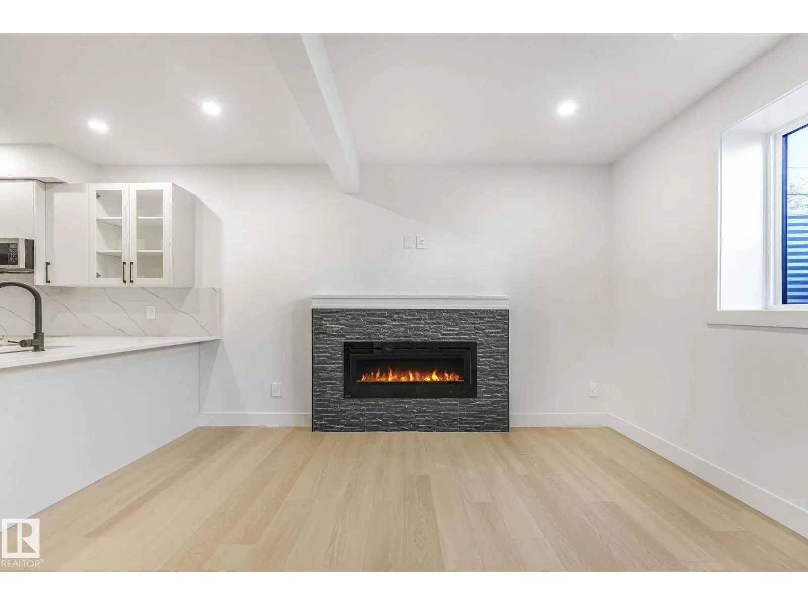 9605 142 ST NW