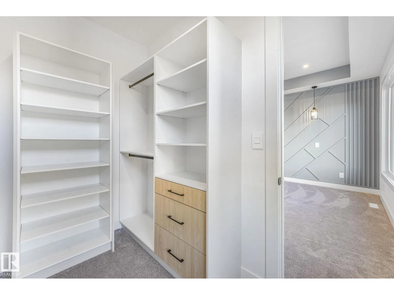 9605 142 ST NW