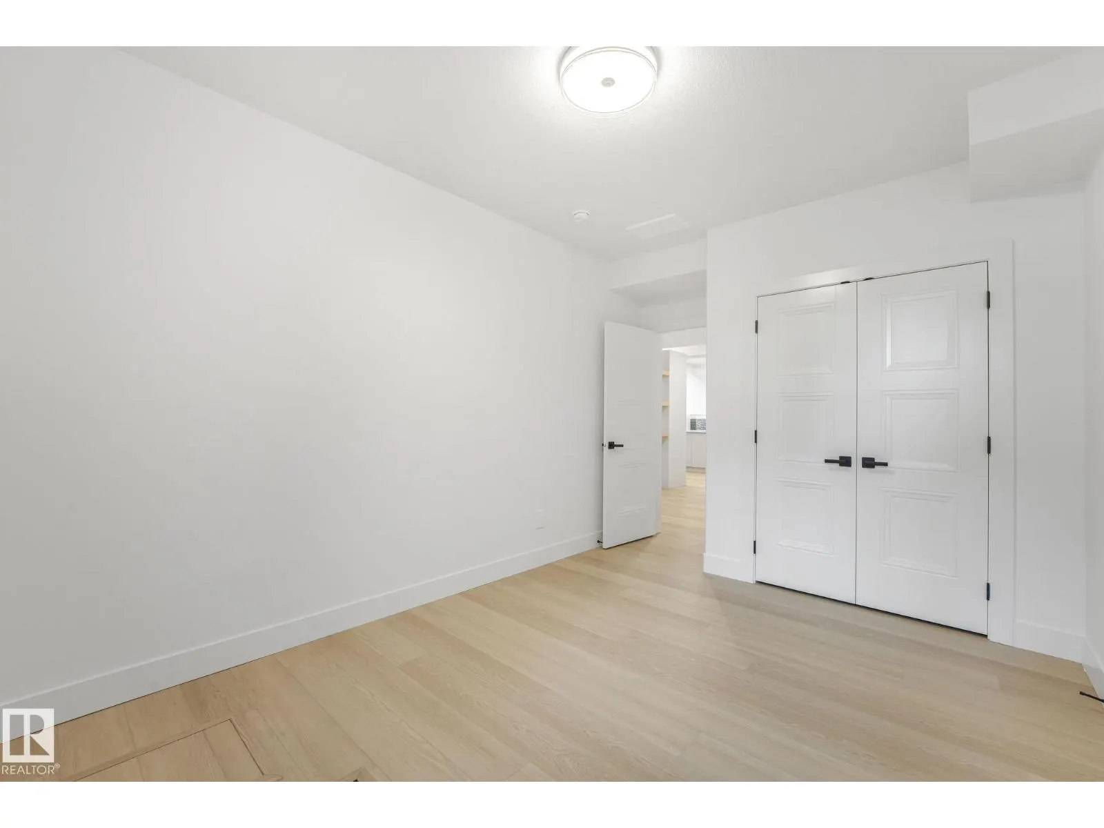 9605 142 ST NW