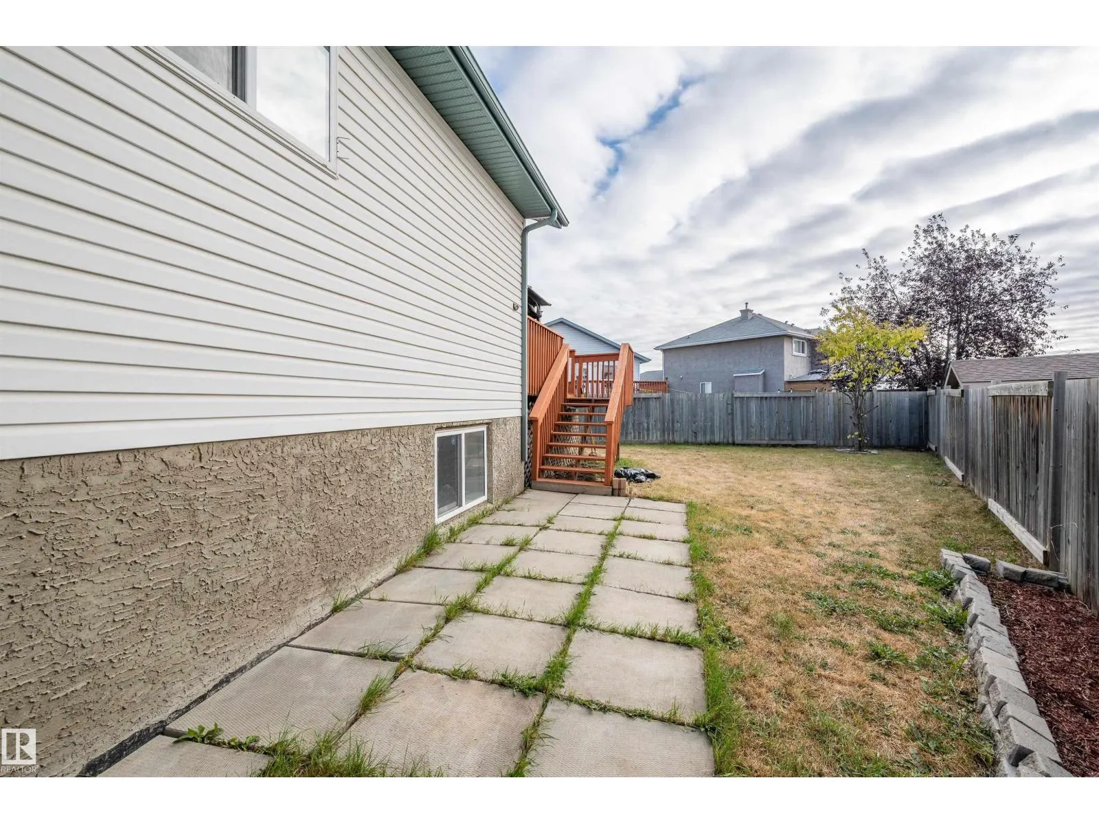 264 DUNVEGAN RD NW