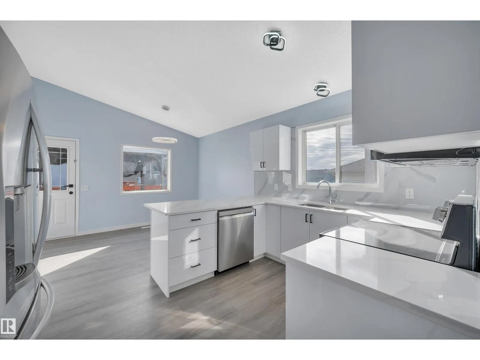 264 DUNVEGAN RD NW