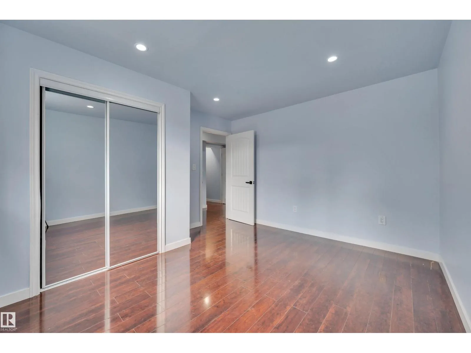 264 DUNVEGAN RD NW