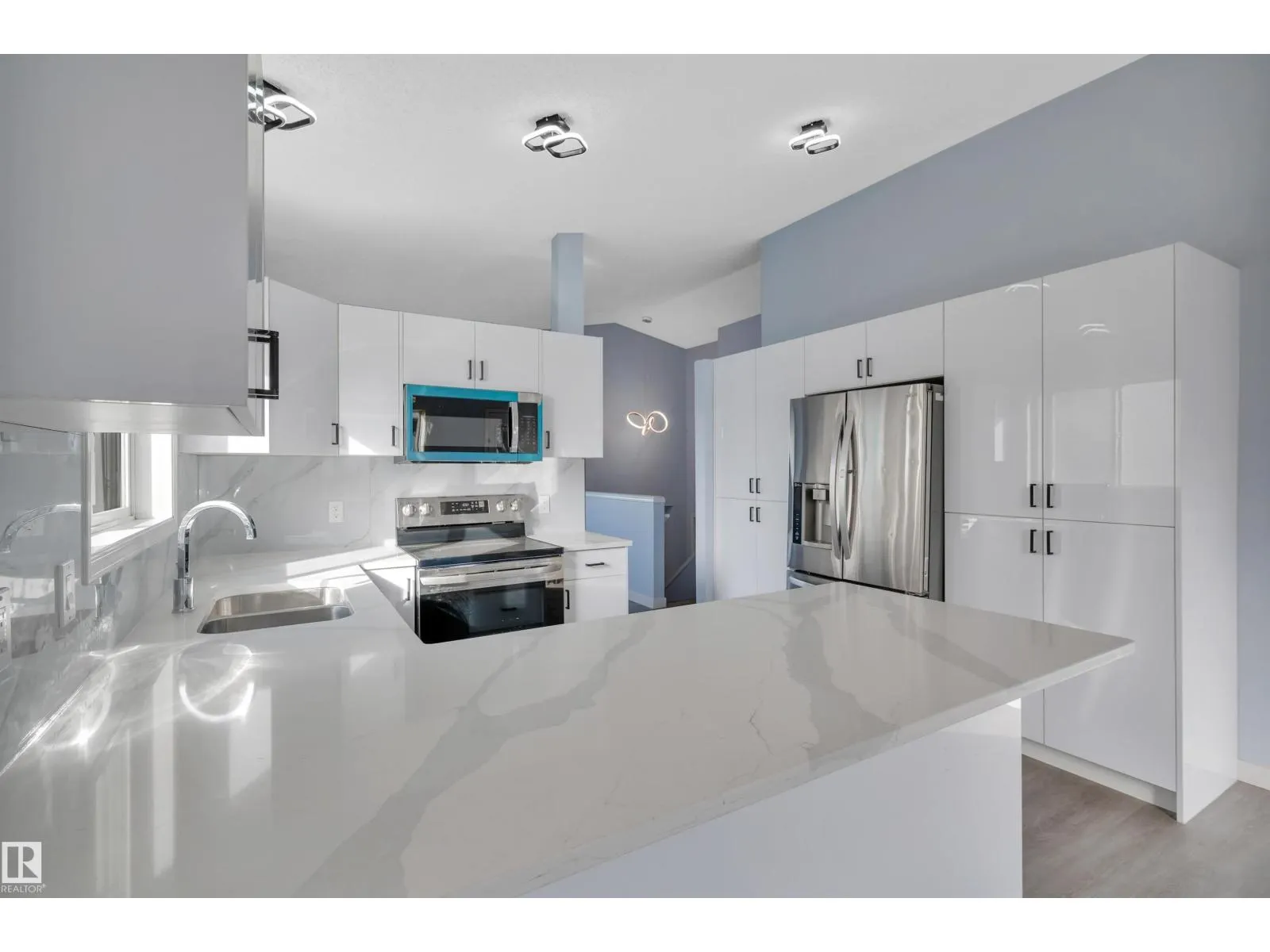 264 DUNVEGAN RD NW