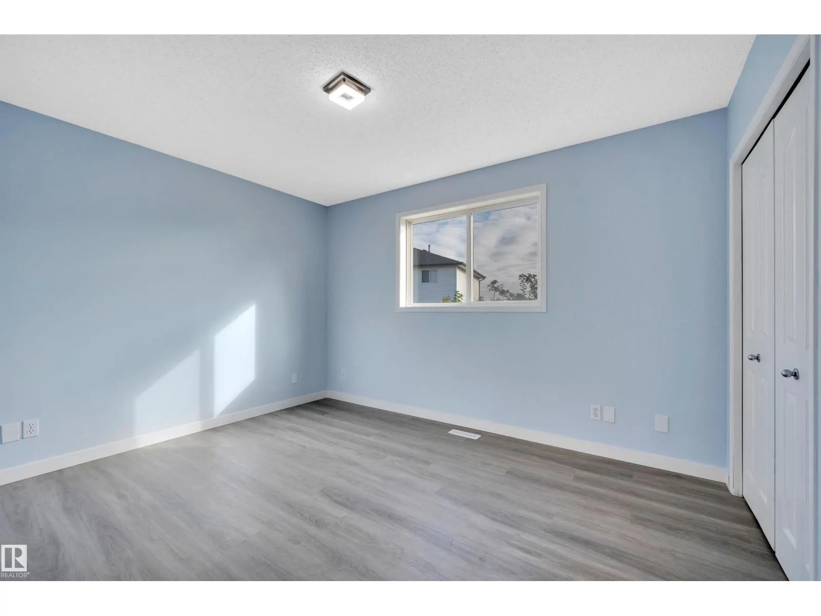 264 DUNVEGAN RD NW