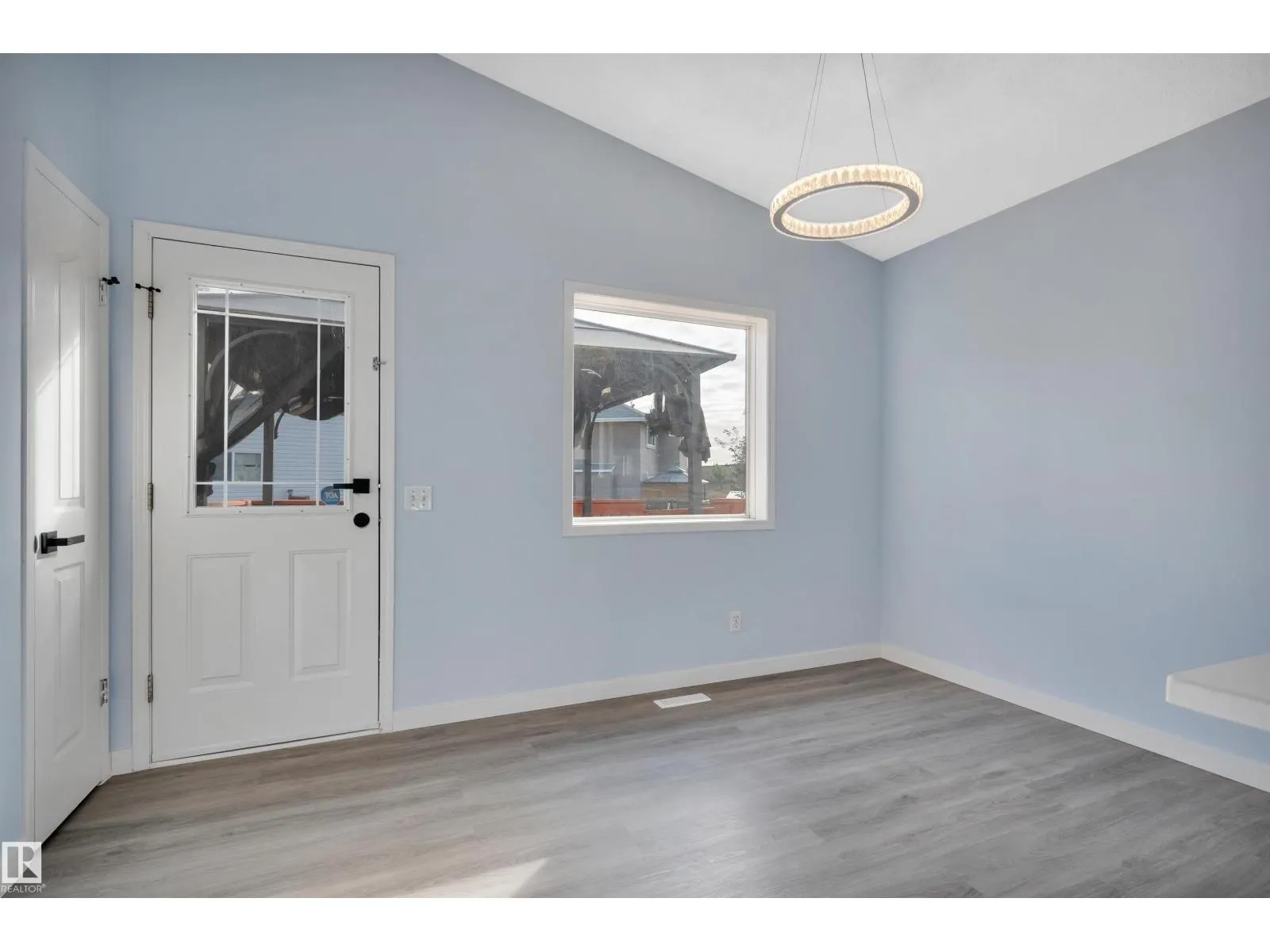 264 DUNVEGAN RD NW