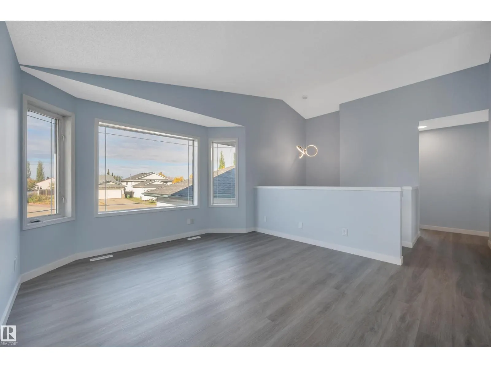 264 DUNVEGAN RD NW