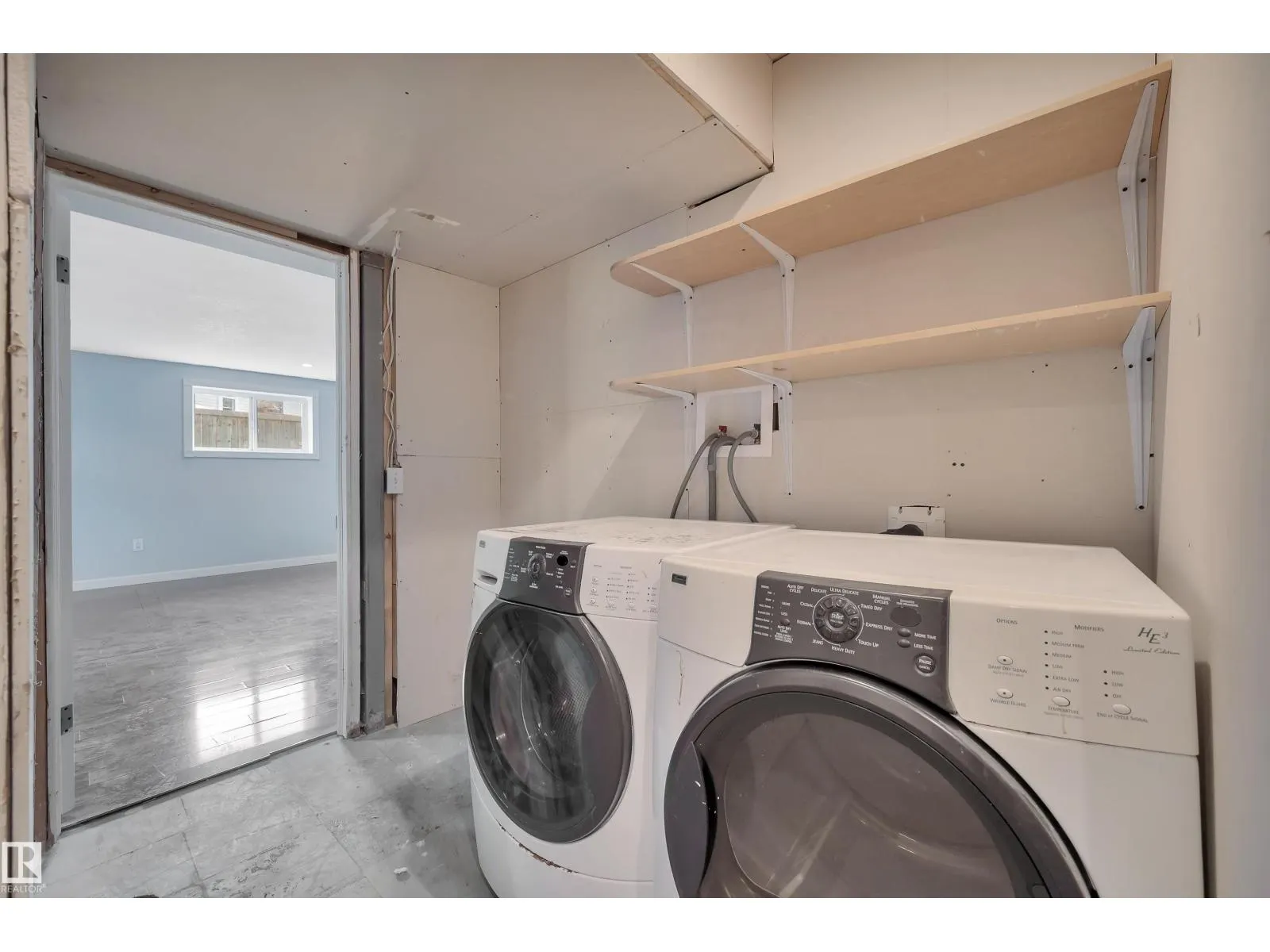 264 DUNVEGAN RD NW