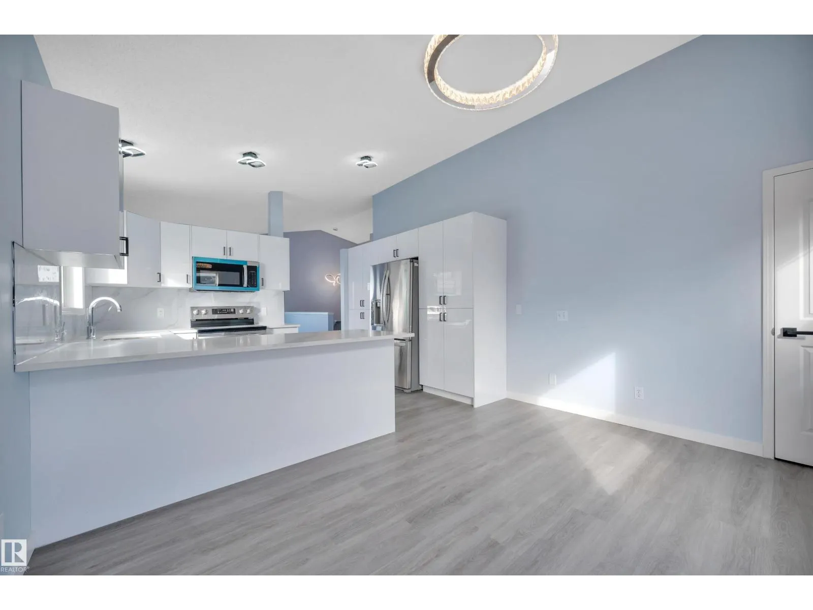 264 DUNVEGAN RD NW